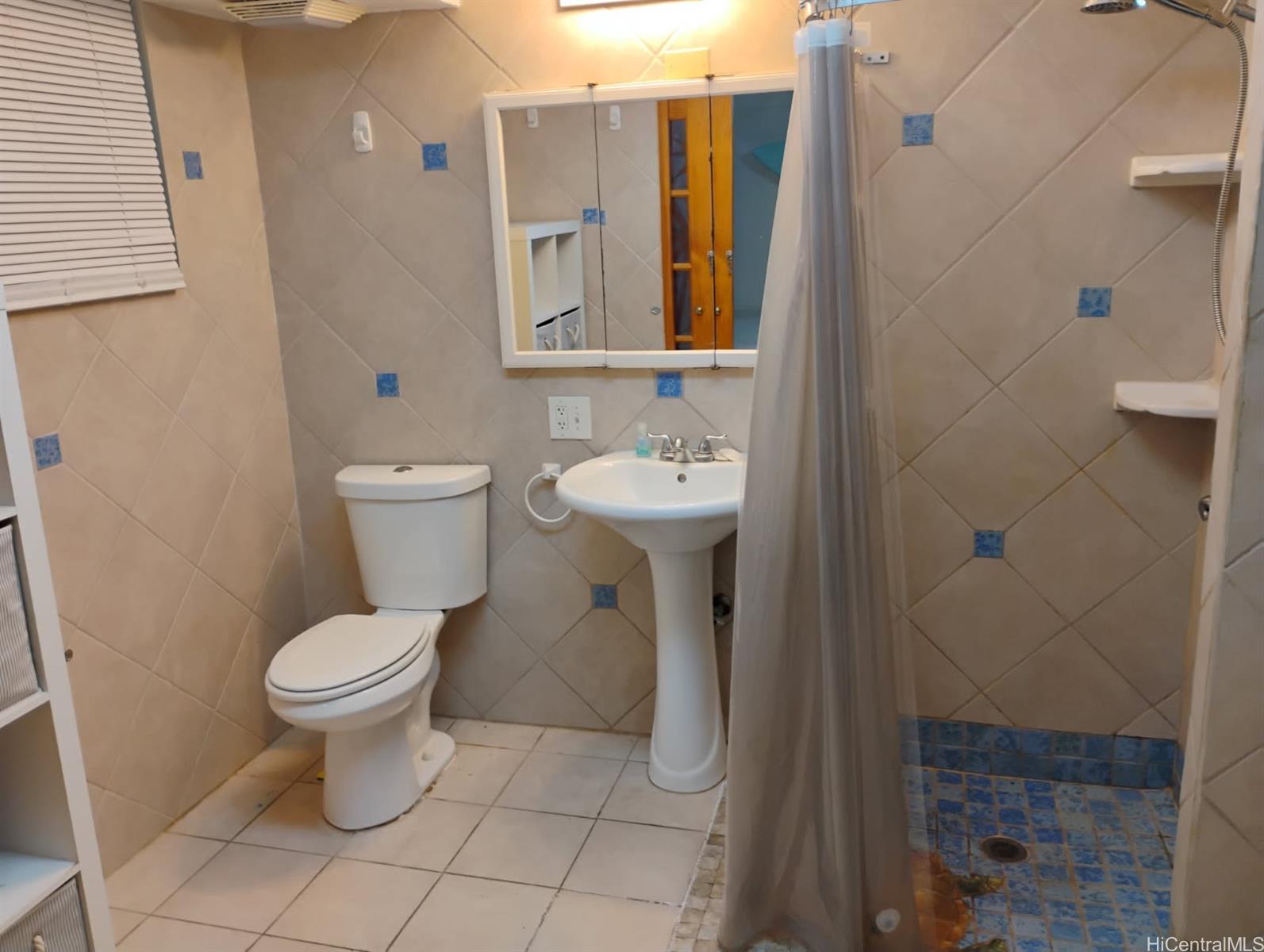Photo 14 of 25