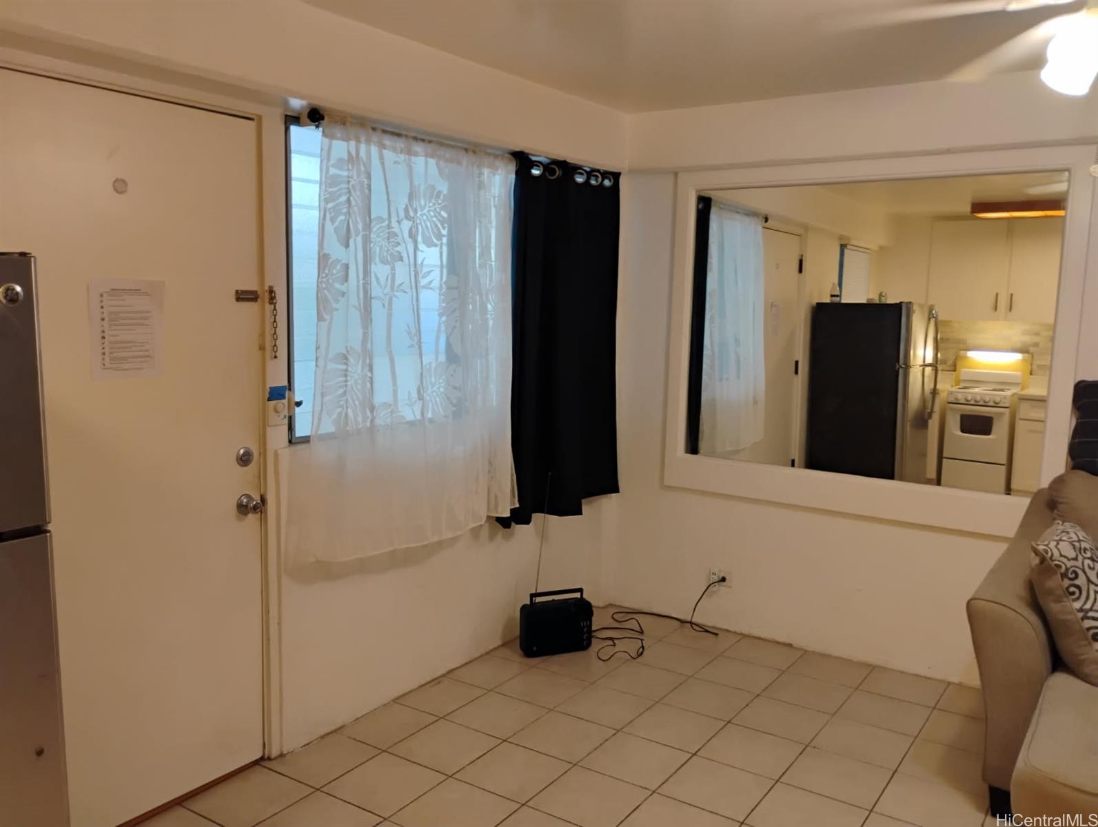 Photo 4 of 25