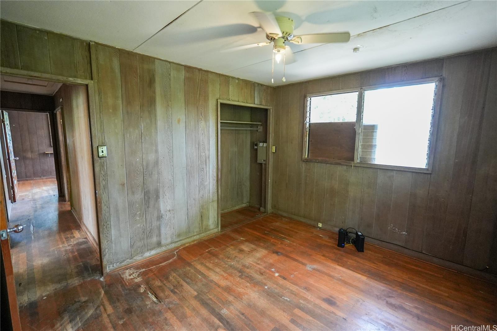 Photo 11 of 21