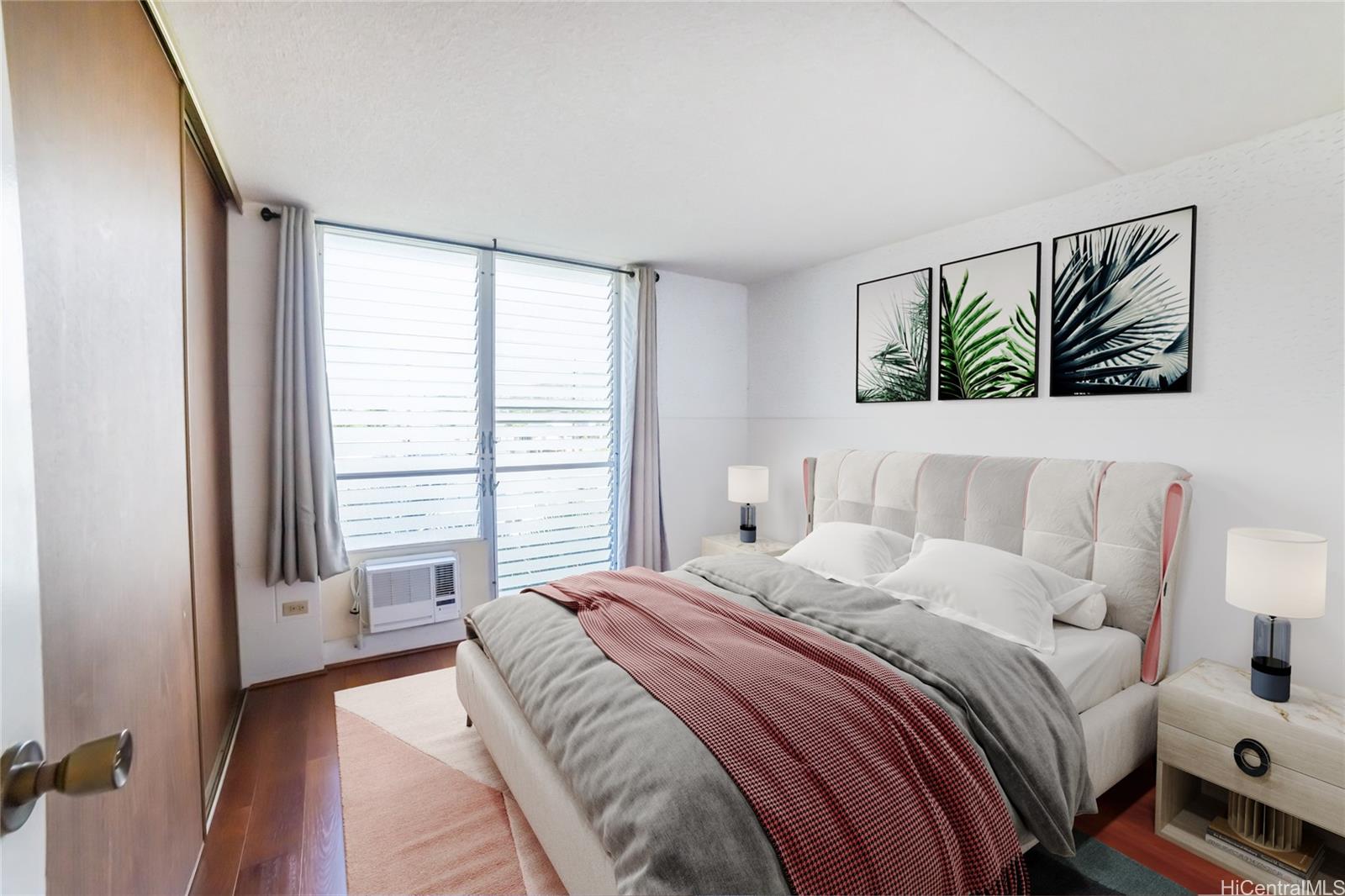 Photo 4 of 14