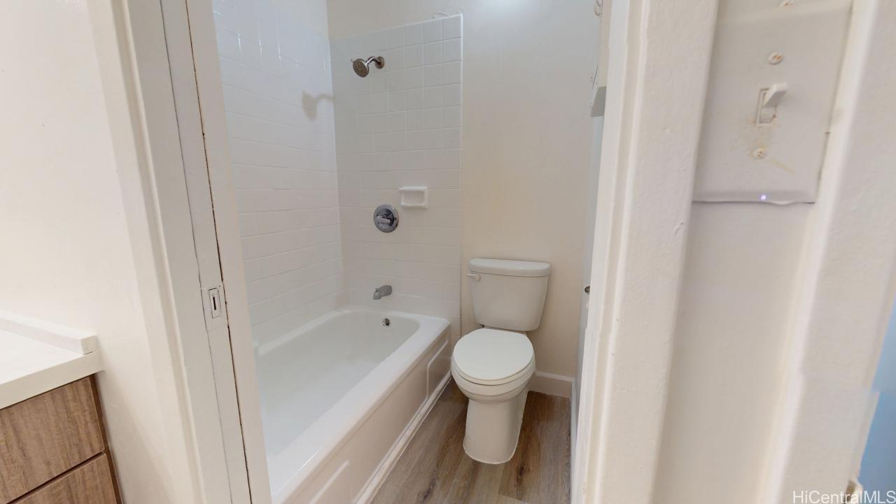 Photo 18 of 22