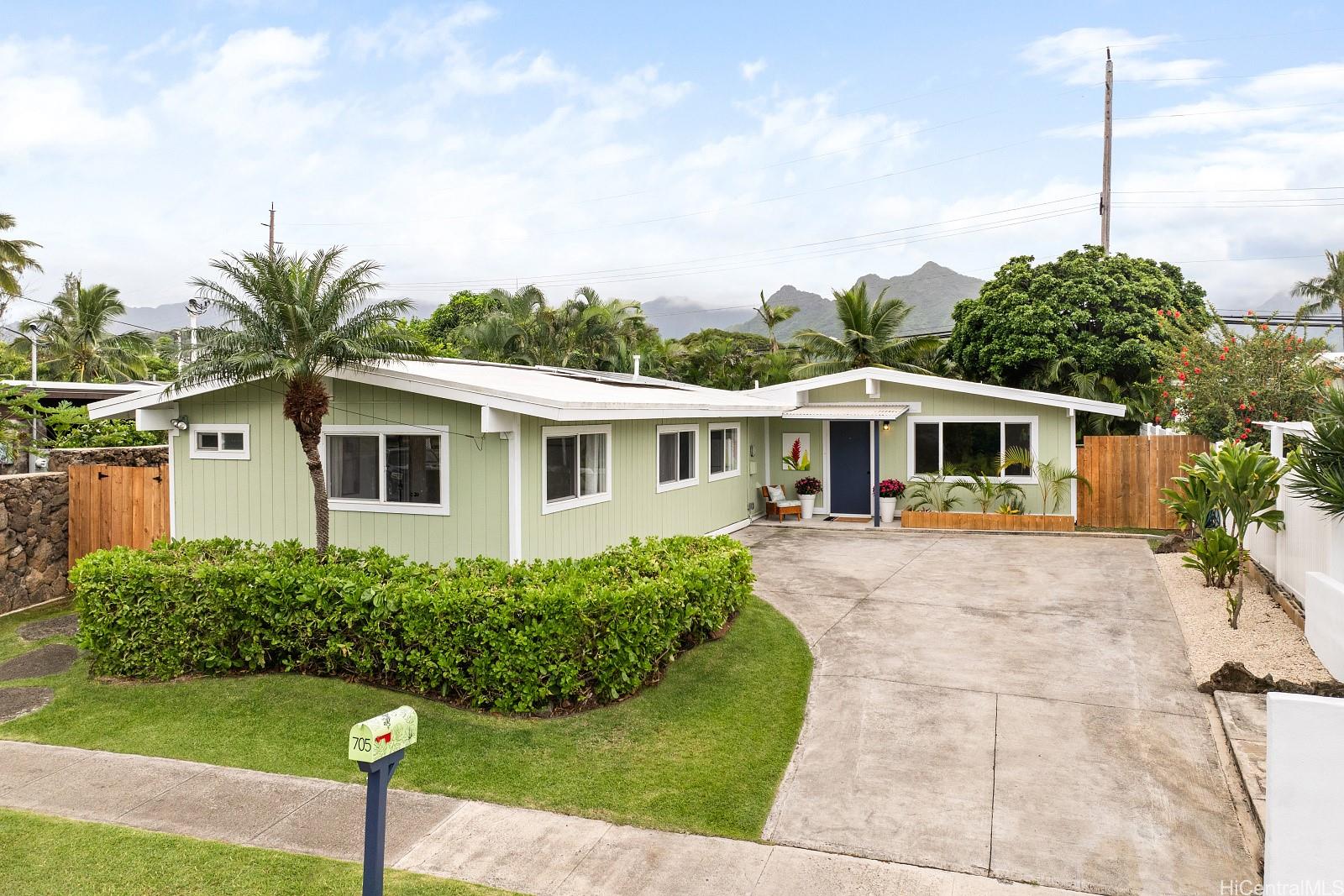 705 Paopua Loop