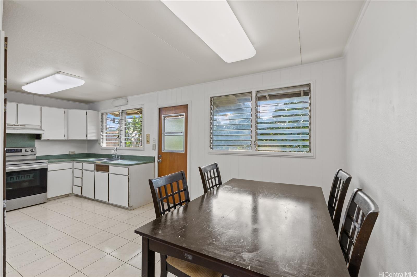 1404 Noelani Street