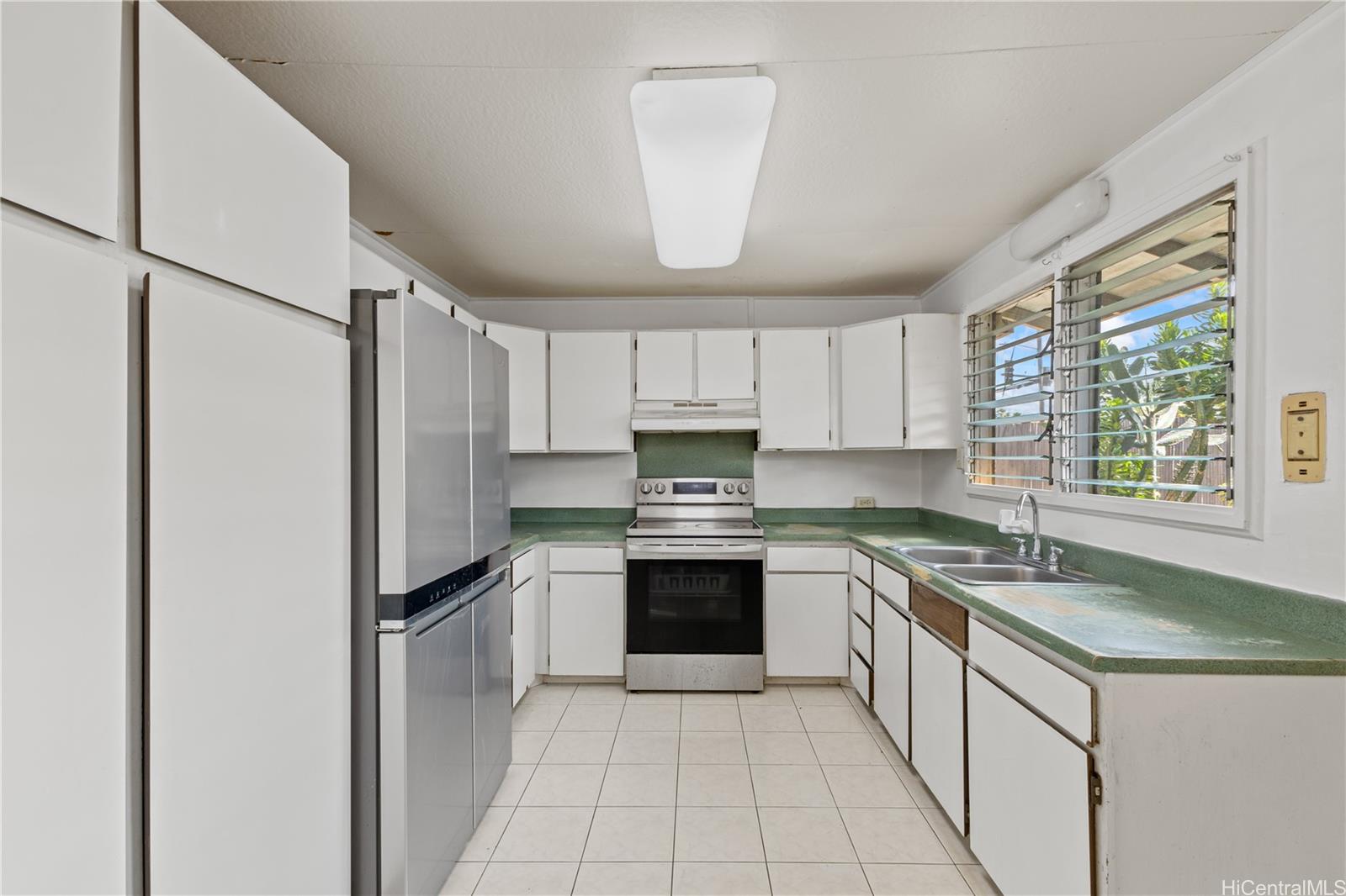 1404 Noelani Street