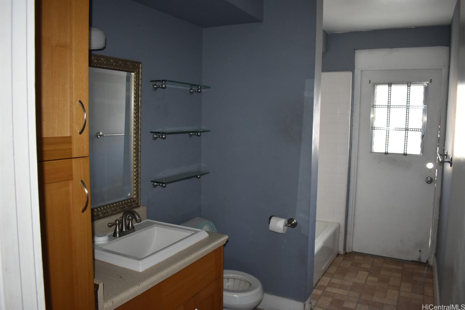 1516 Emerson Street  Unit 104