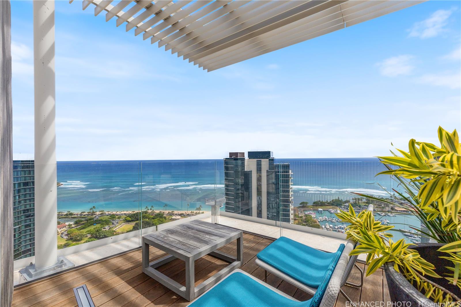 1001 Queen Street 1215