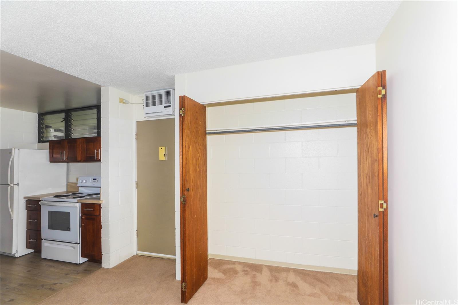 Photo 11 of 25