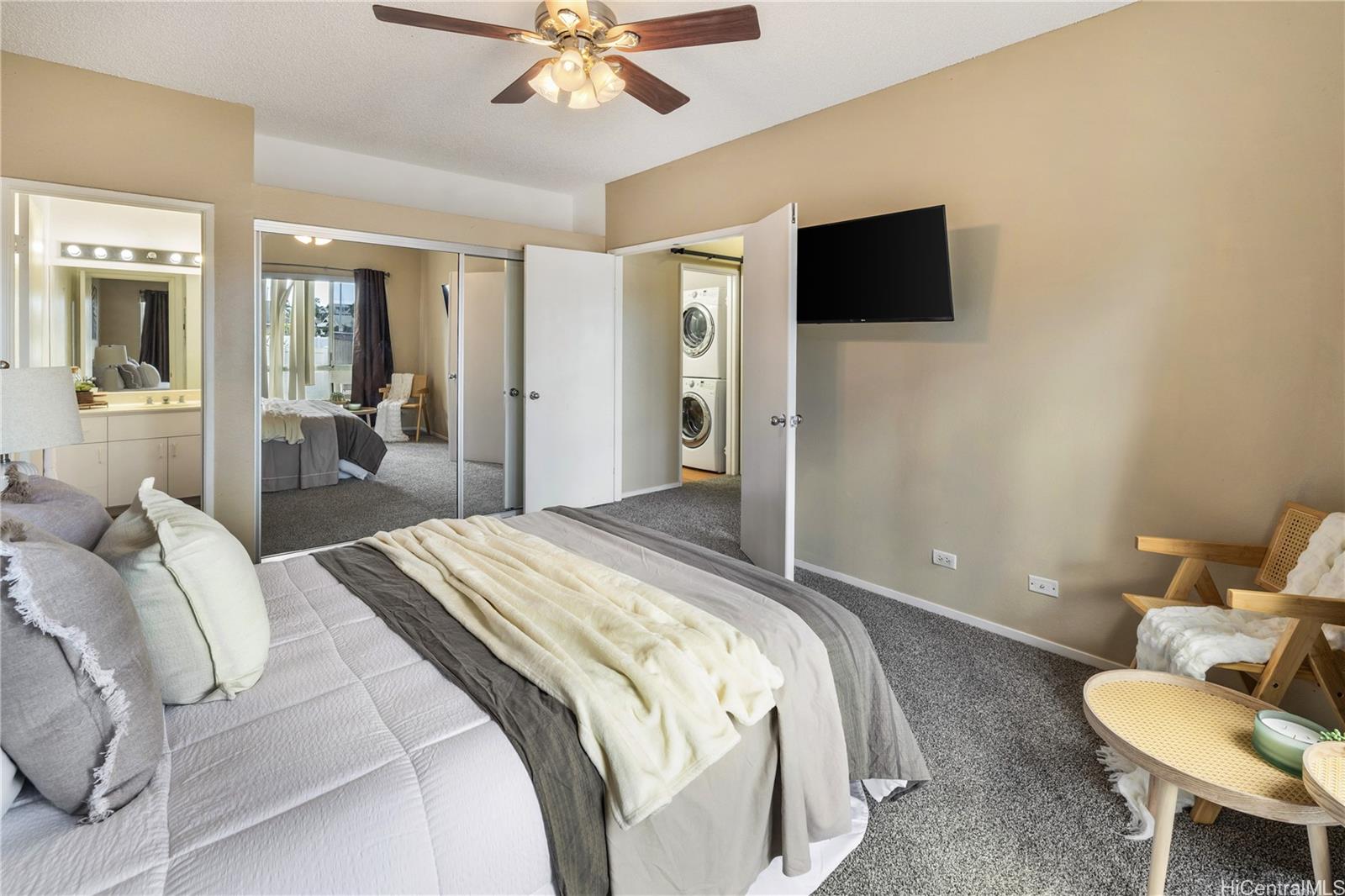 Photo 9 of 18