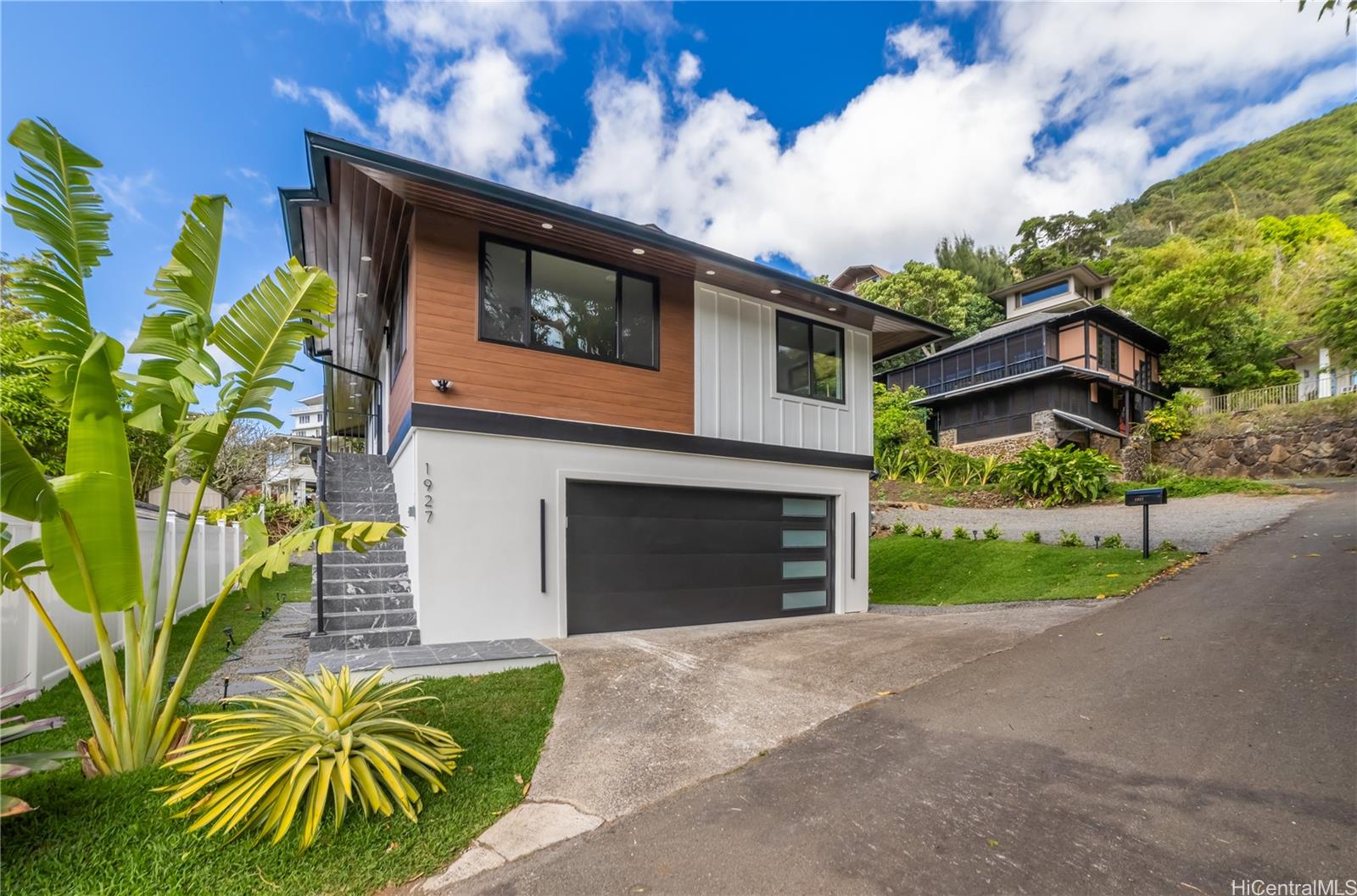 1927 Uluwehi Place