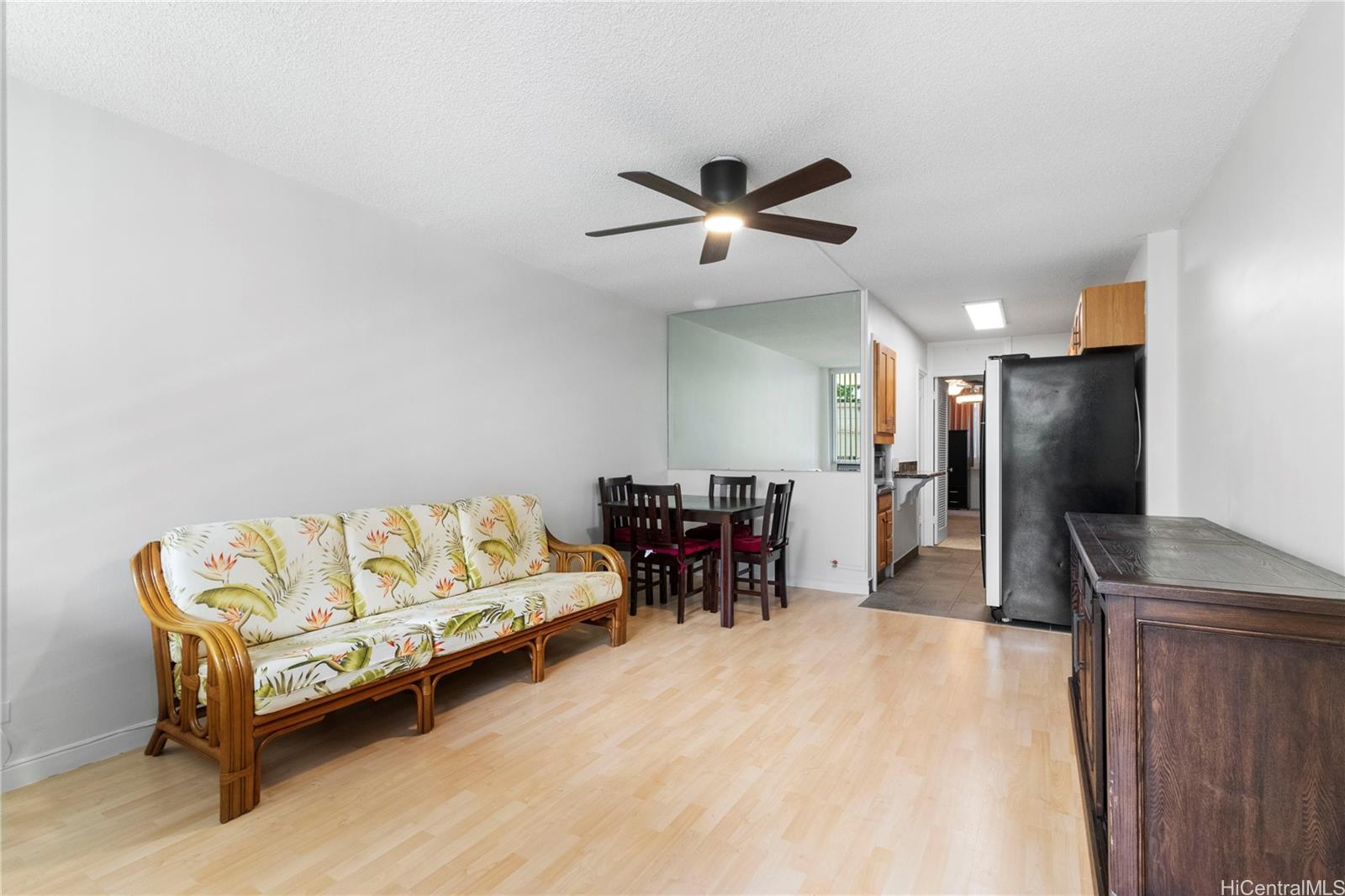 425 Ena Road B208