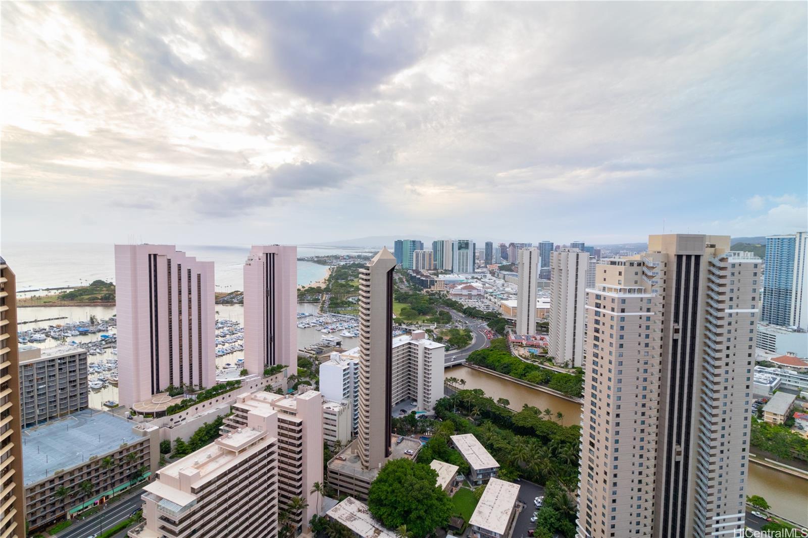343 Hobron Lane  Unit 1404