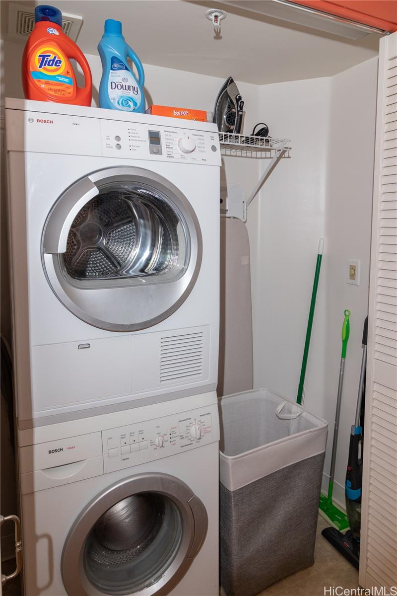 343 Hobron Lane  Unit 1404