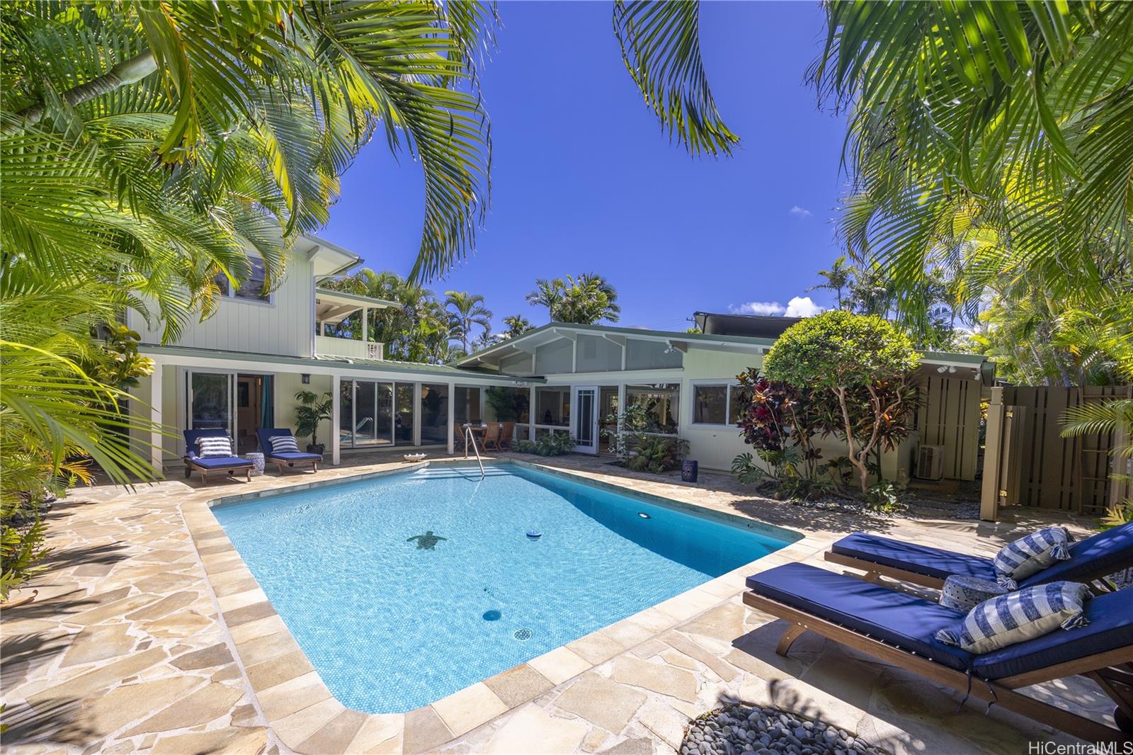 689 Old Mokapu Road