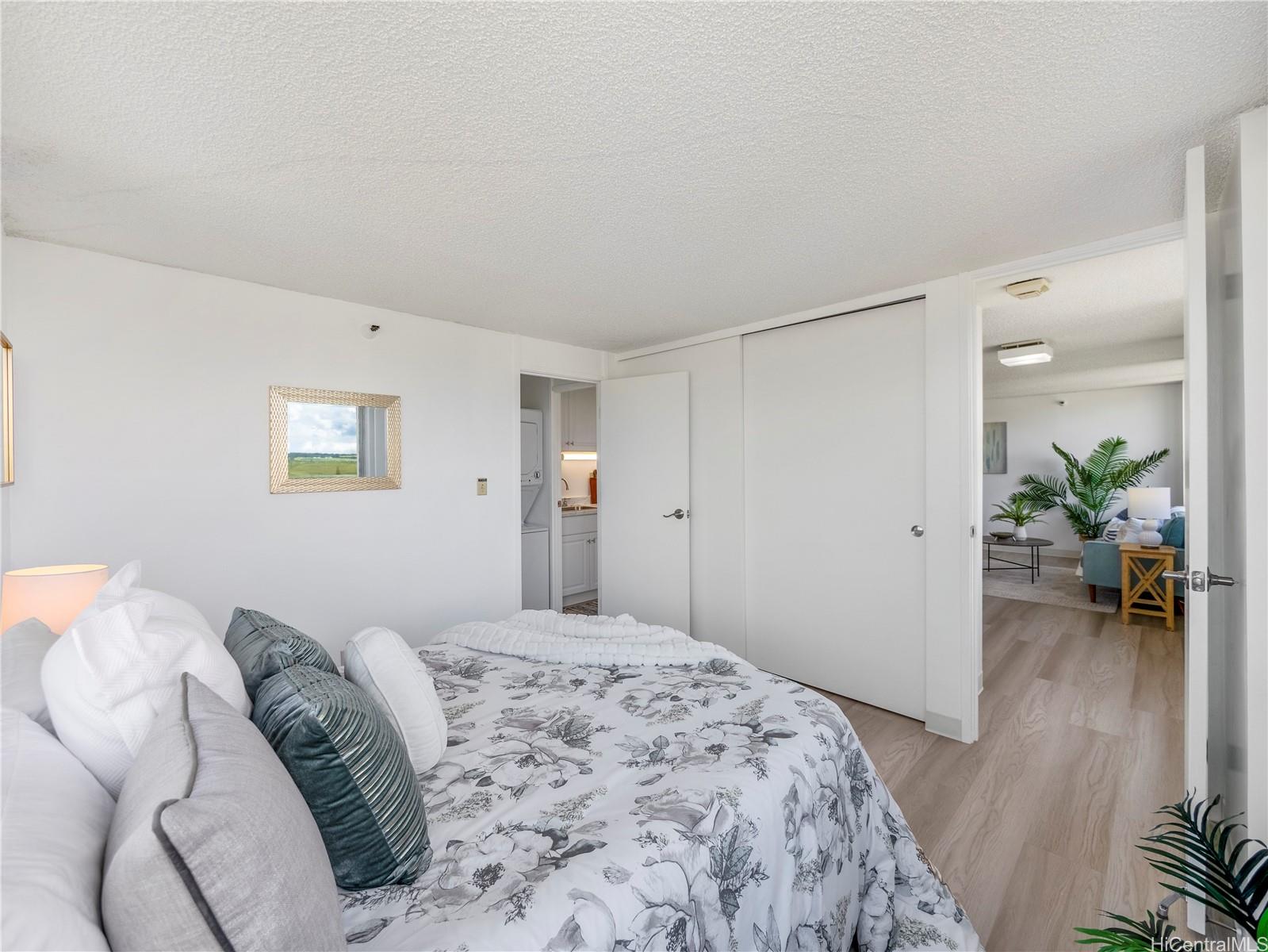 Photo 12 of 23