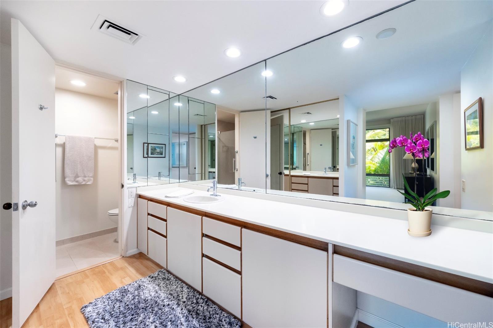 4999 Kahala Avenue  Unit 324