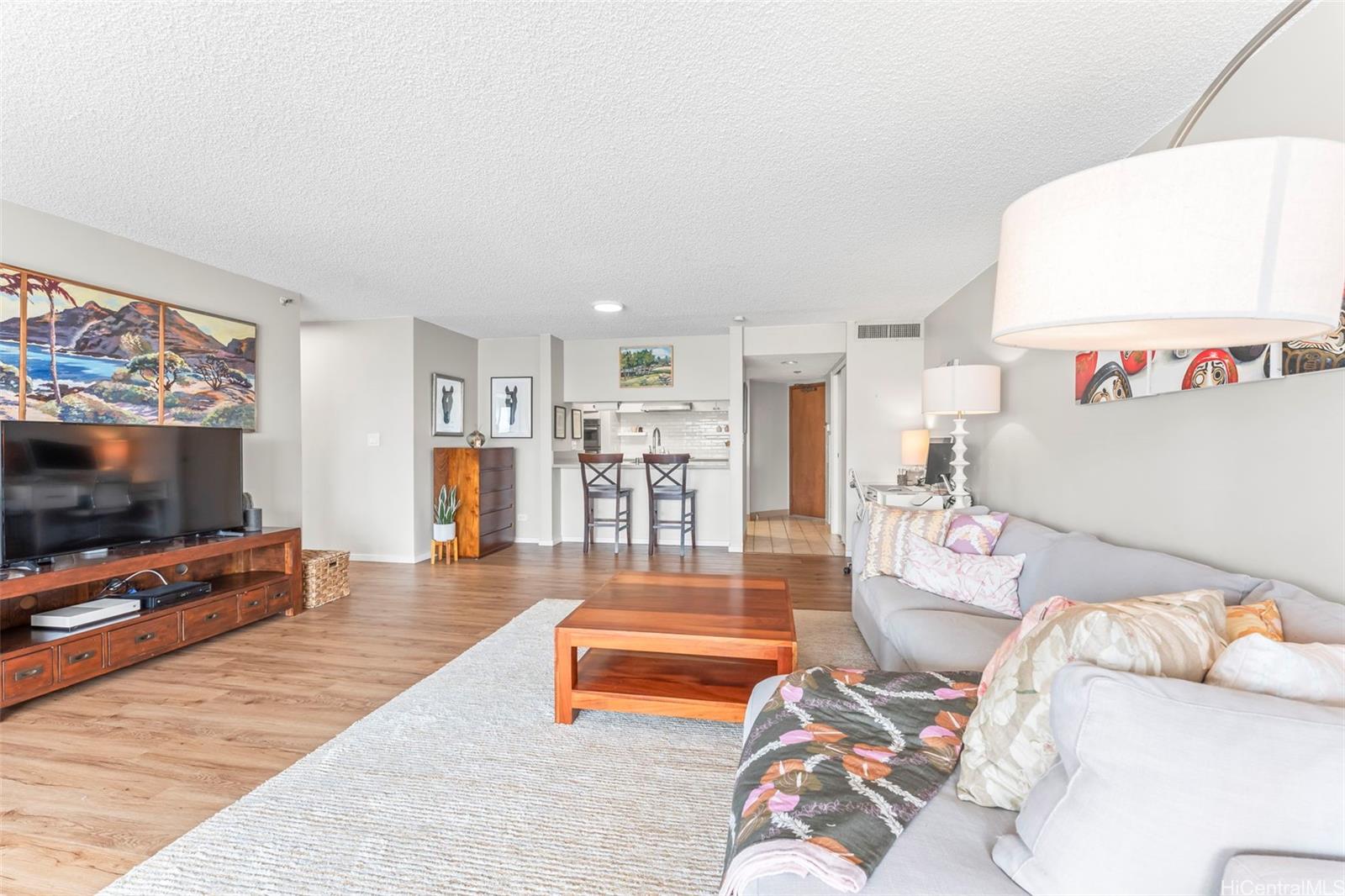 581 Kamoku Street 806