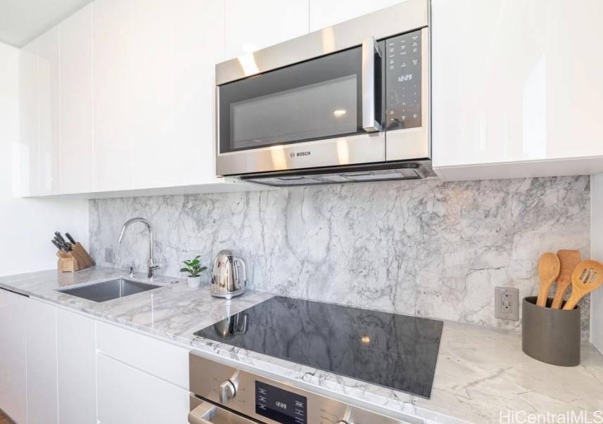 987 Queen Street  Unit 4103
