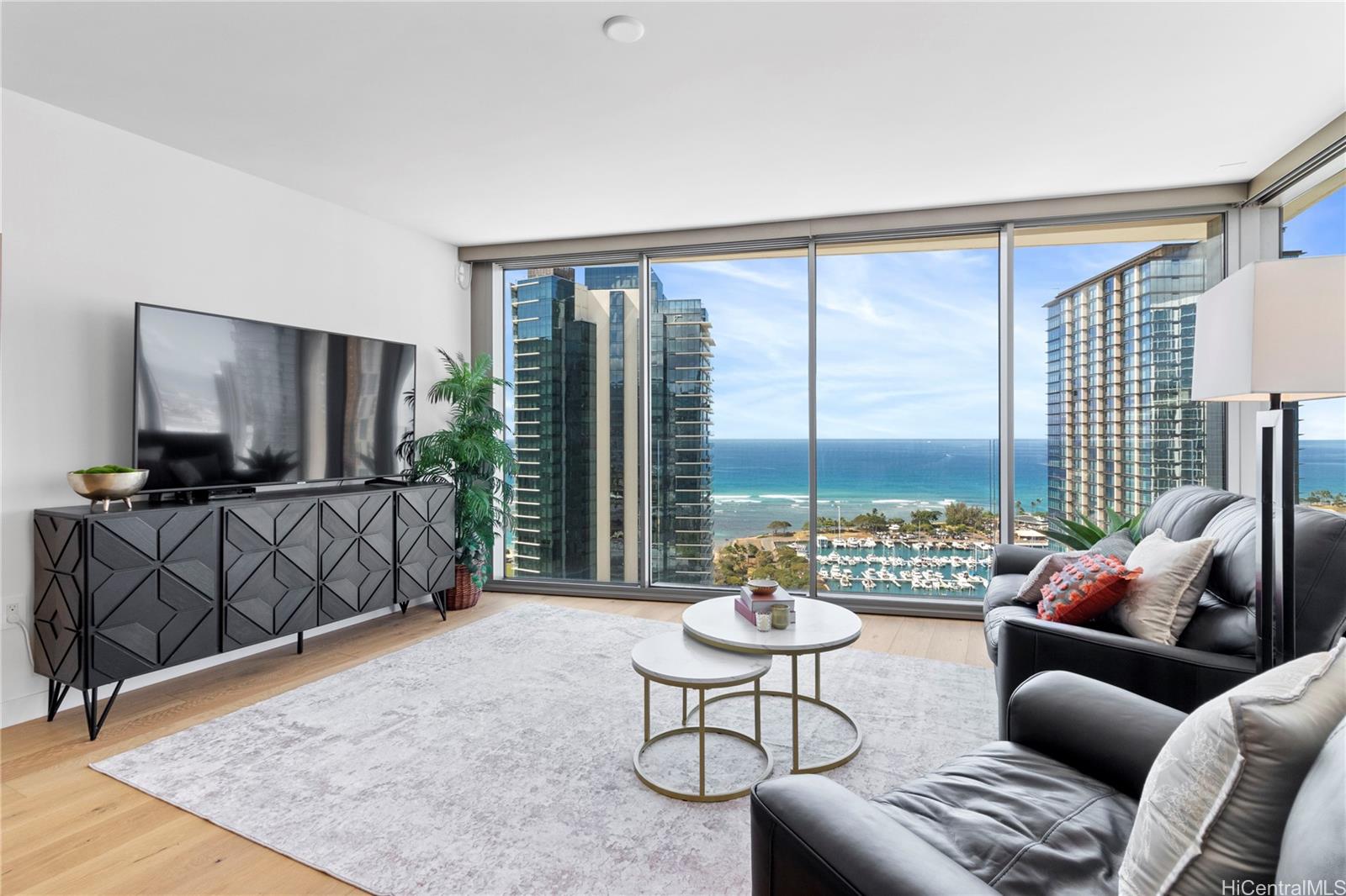 1001 Queen Street 2801