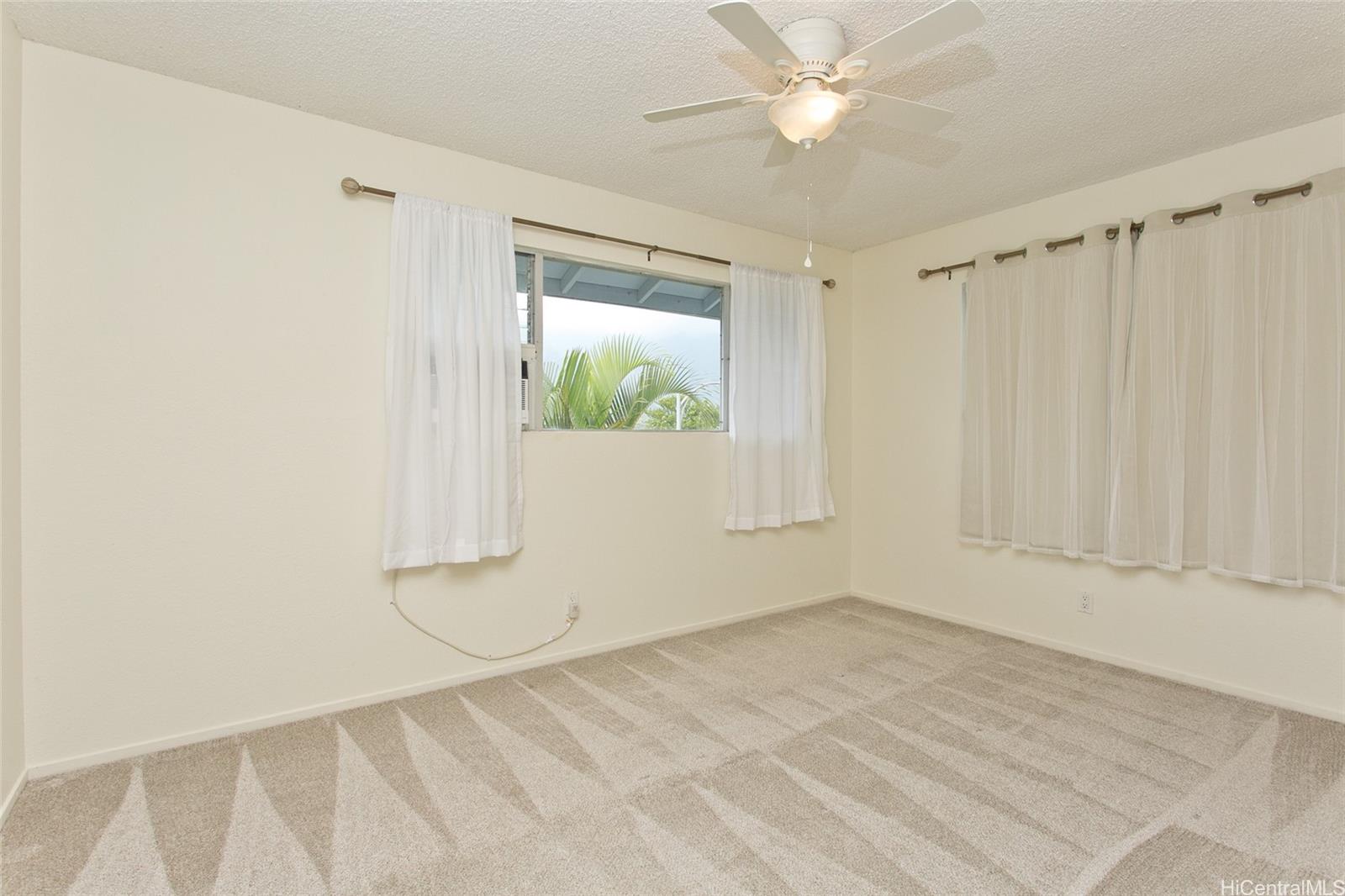 Photo 18 of 21