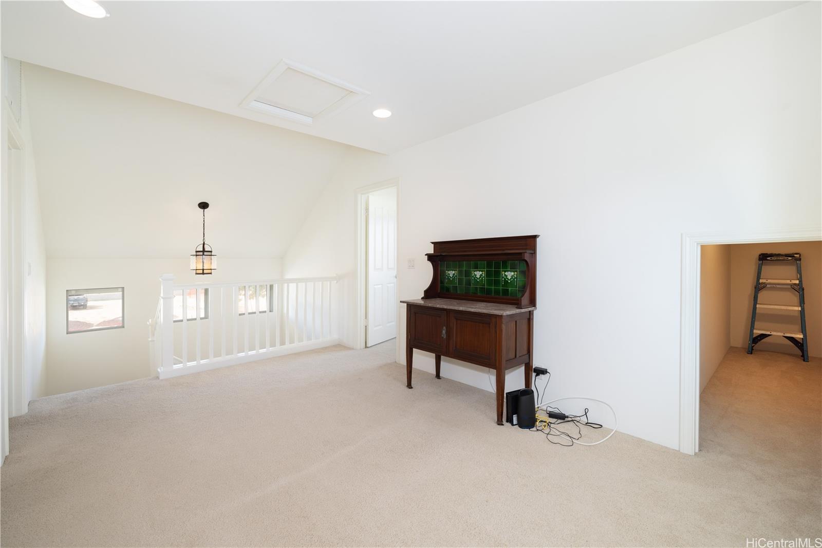 Photo 16 of 25