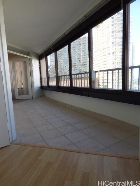 Photo 3 of 9