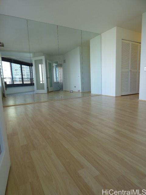 Photo 4 of 9