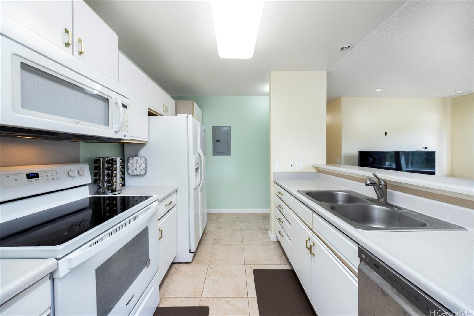 95-1071 Kaapeha Street  Unit 98