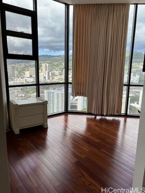 Photo 3 of 9