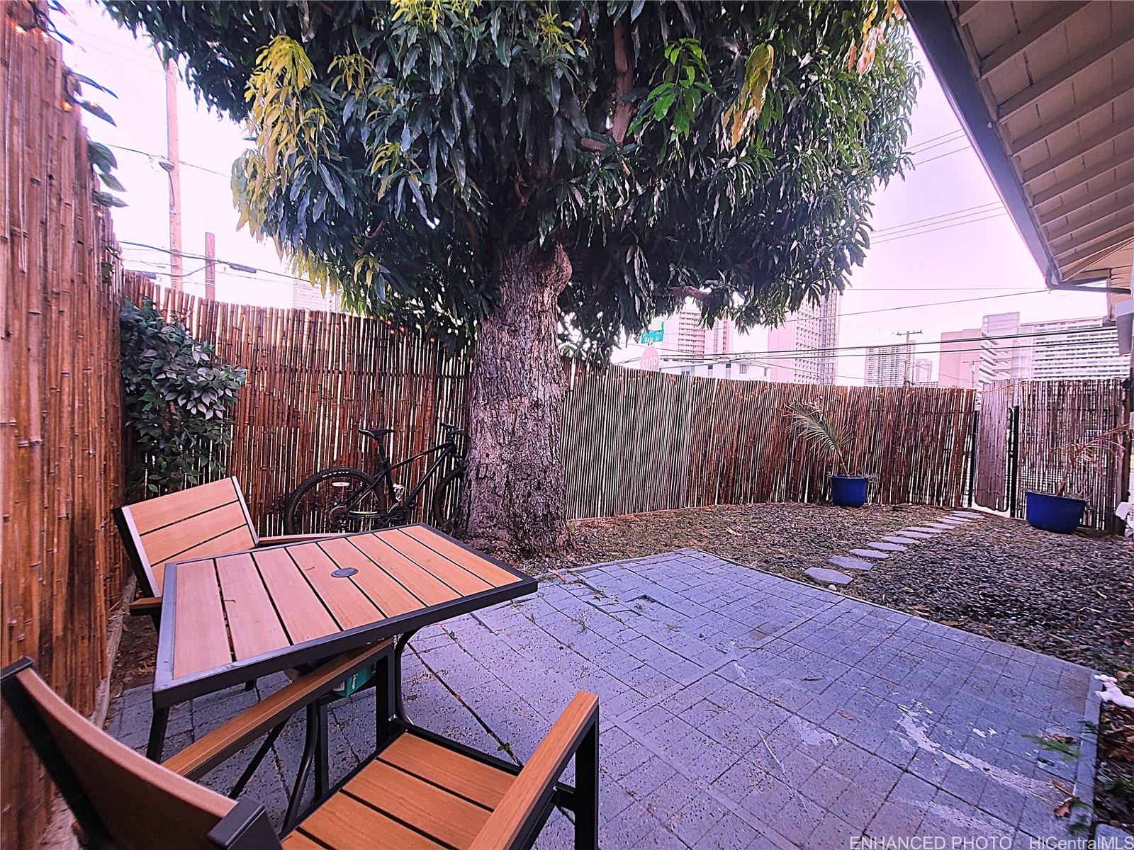 Photo 21 of 25