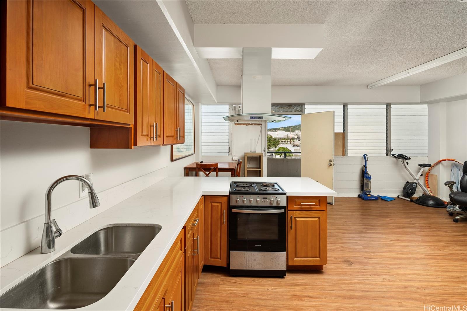931 University Avenue  Unit 308