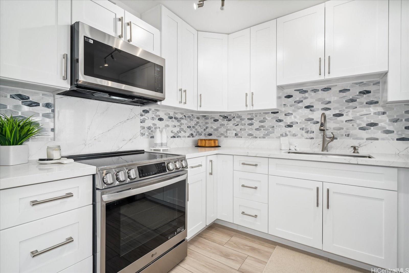 2575 Kuhio Avenue  Unit 1702