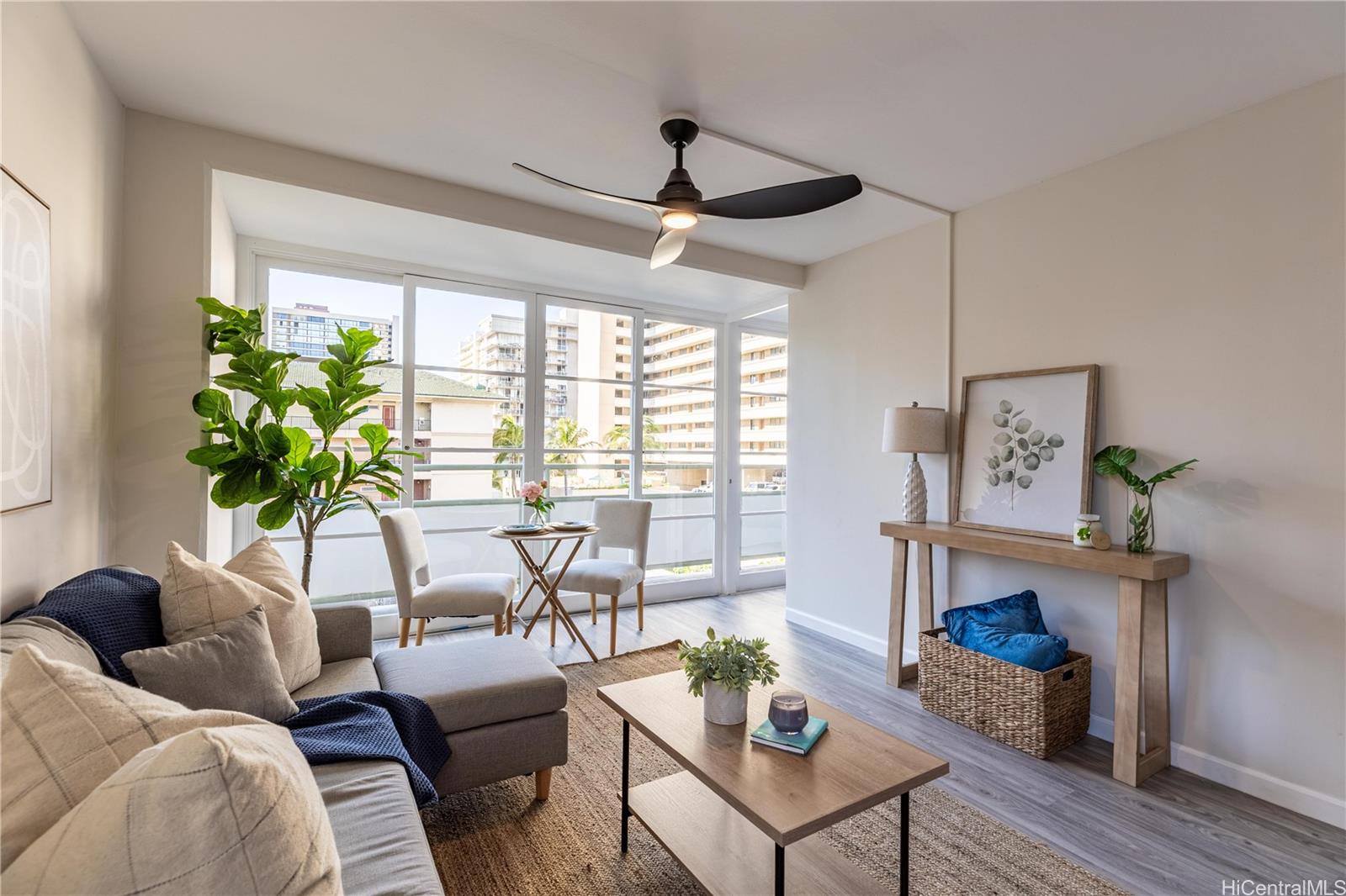 445 Kaiolu Street  Unit 604