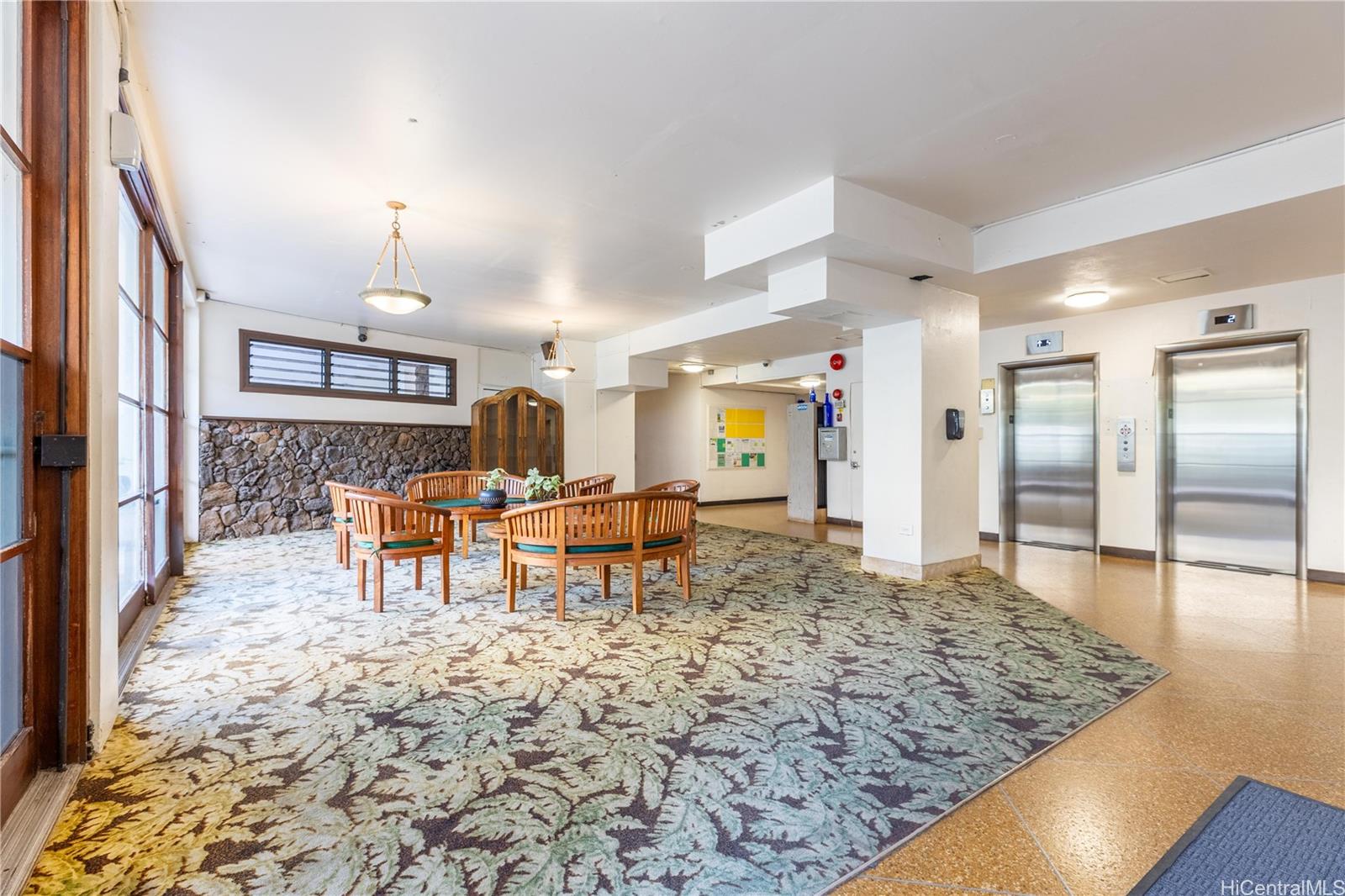 445 Kaiolu Street  Unit 604