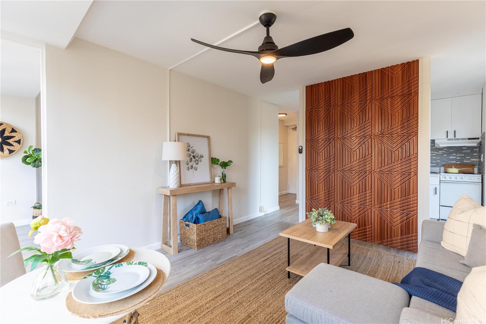445 Kaiolu Street  Unit 604