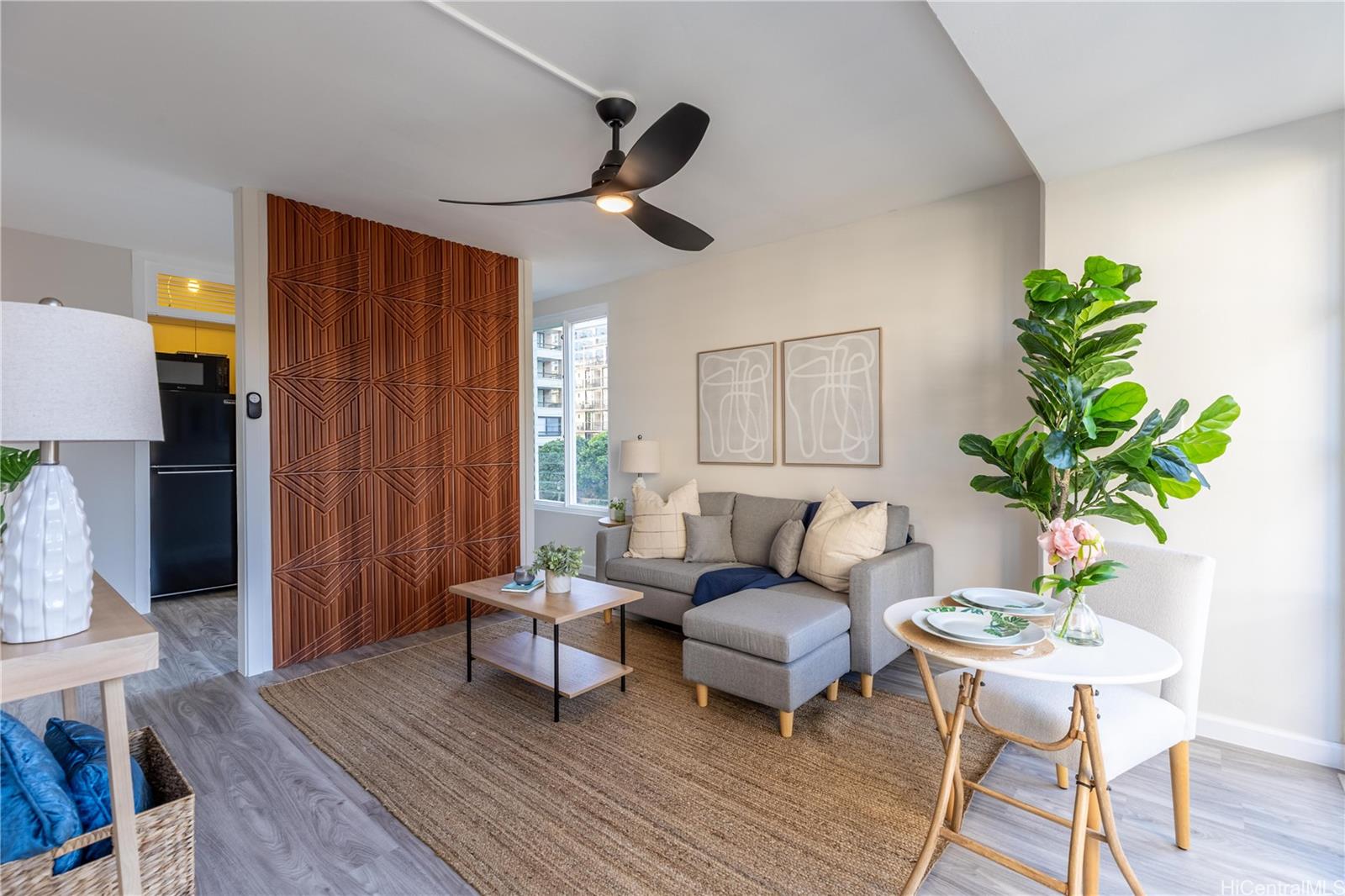 445 Kaiolu Street  Unit 604