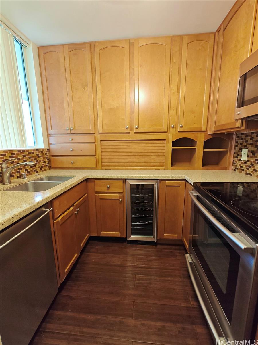 Photo 9 of 21