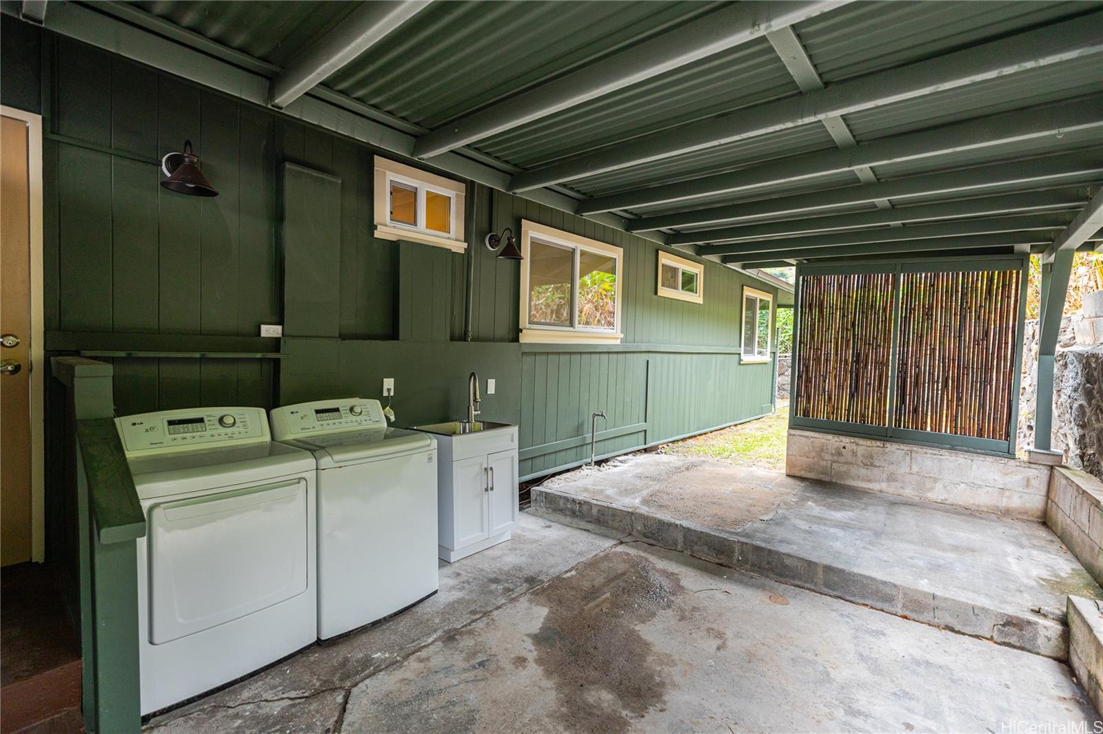 2265 Waiomao Road