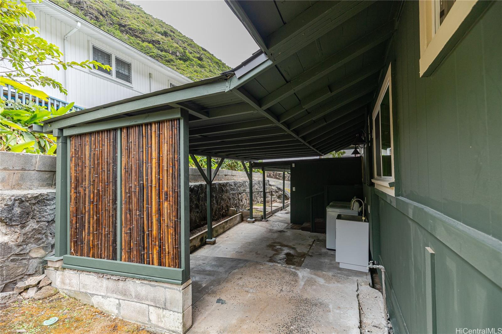 2265 Waiomao Road