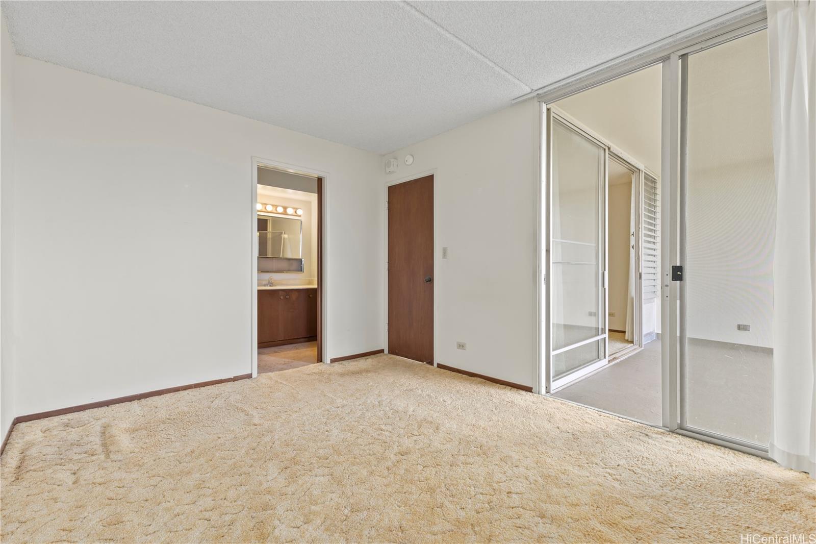 Photo 9 of 20