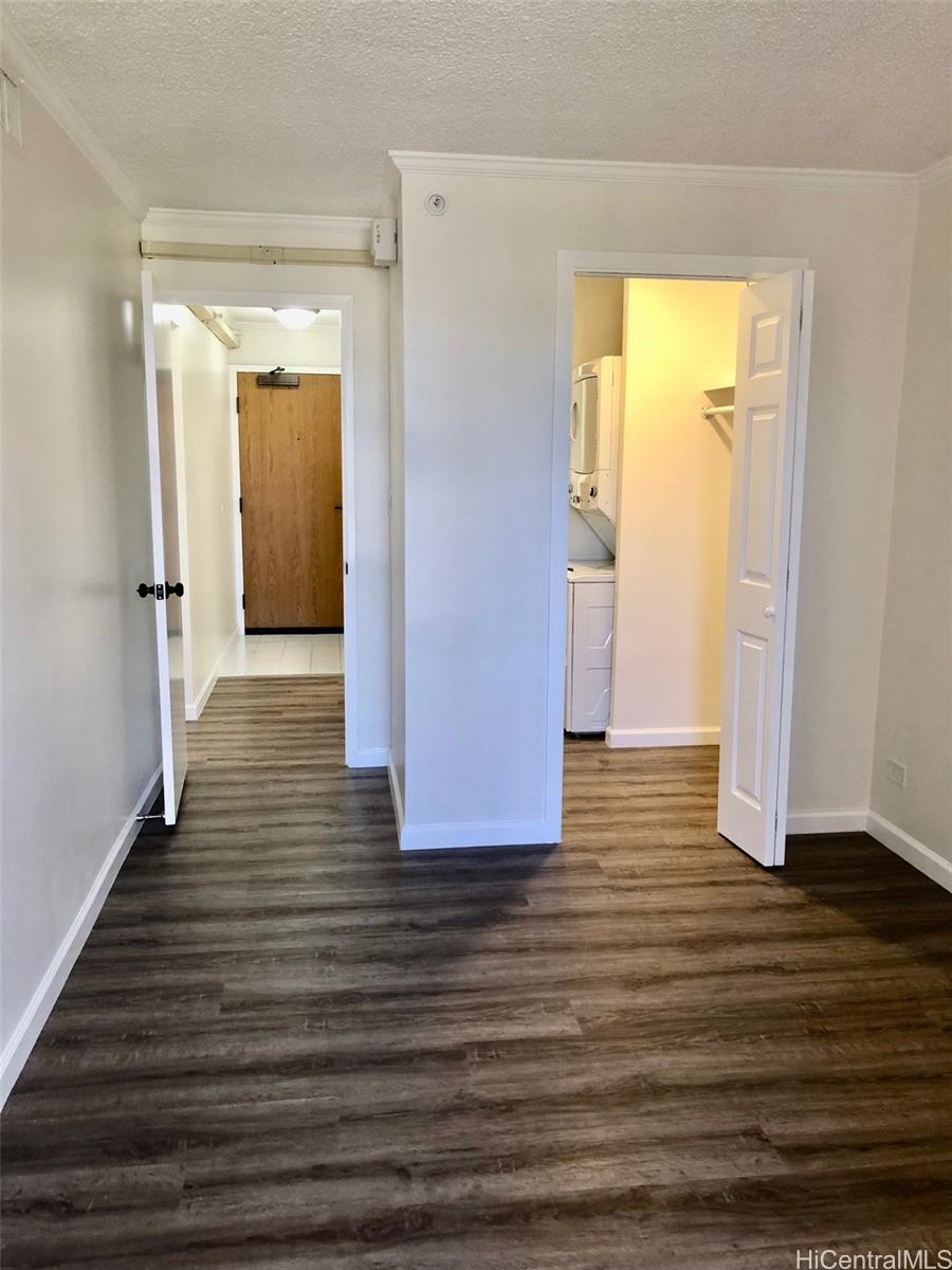 Photo 19 of 25