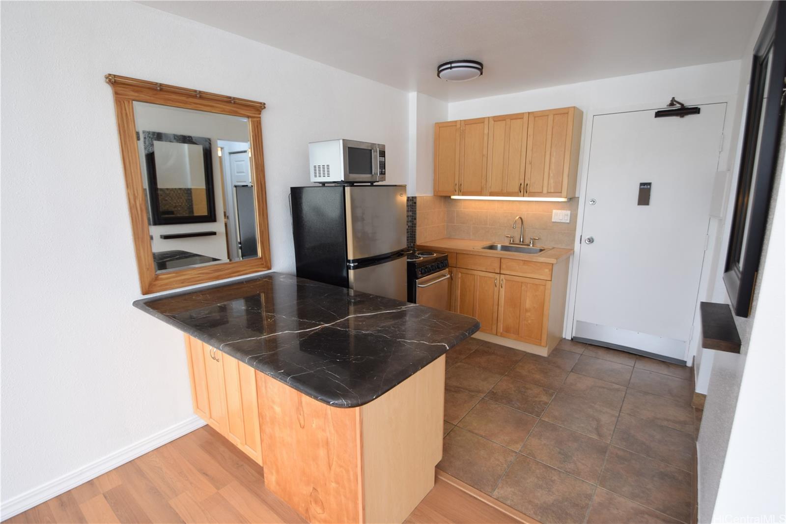 1560 Kanunu Street  Unit 1121
