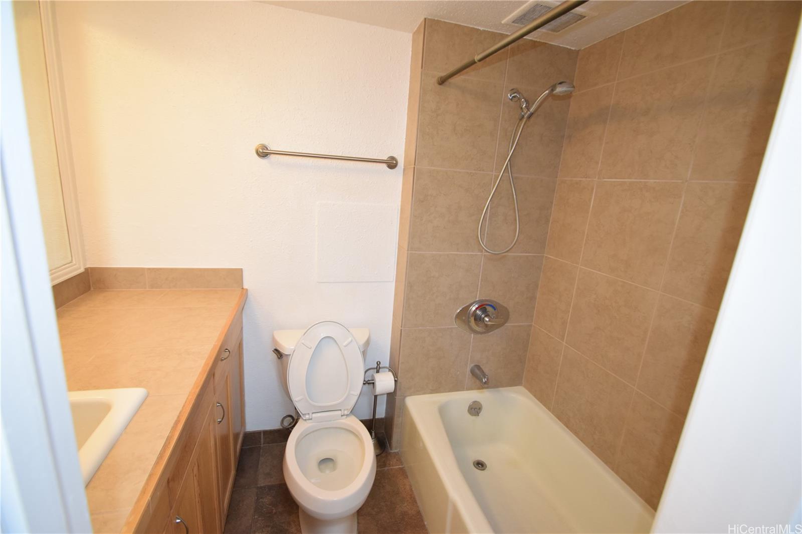 1560 Kanunu Street  Unit 1121