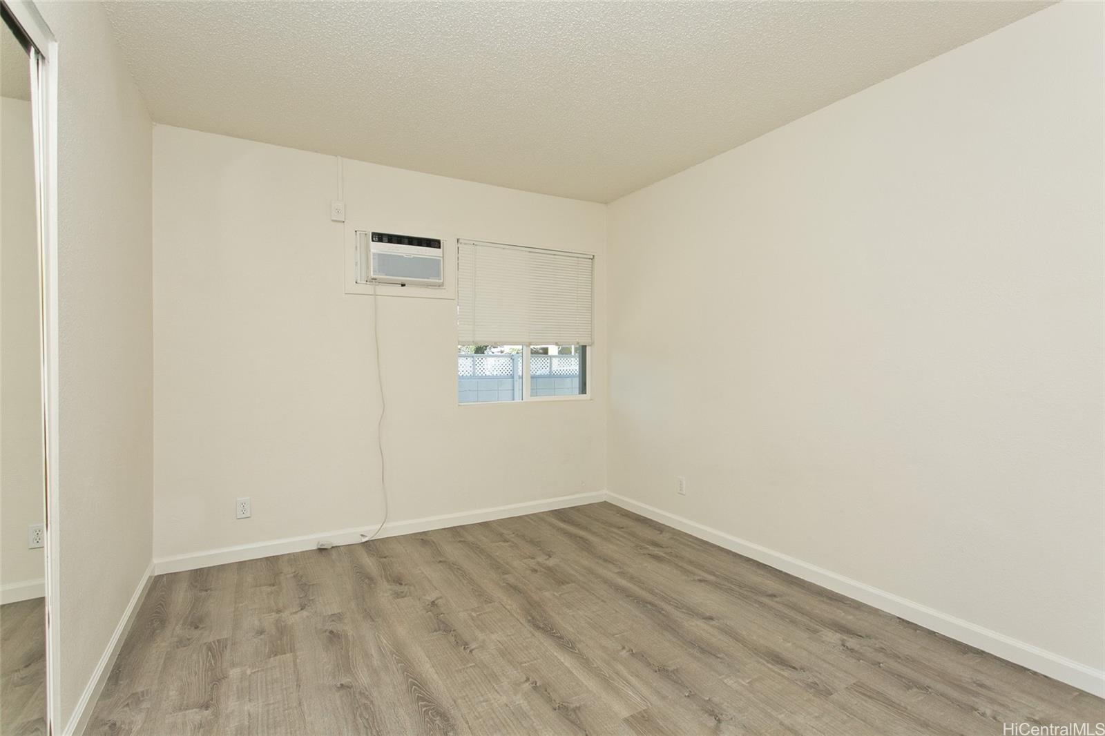 Photo 6 of 20