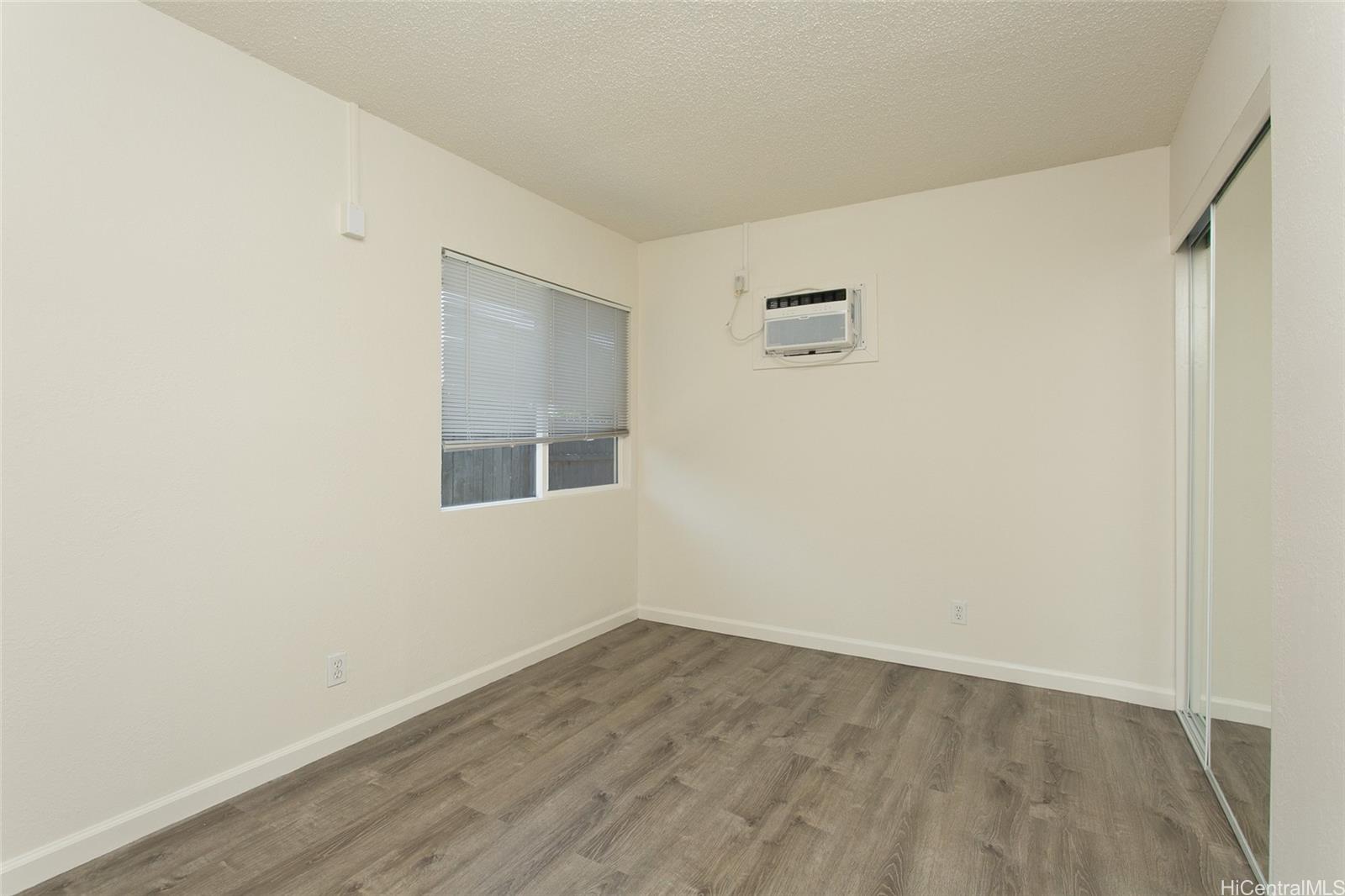 Photo 7 of 20