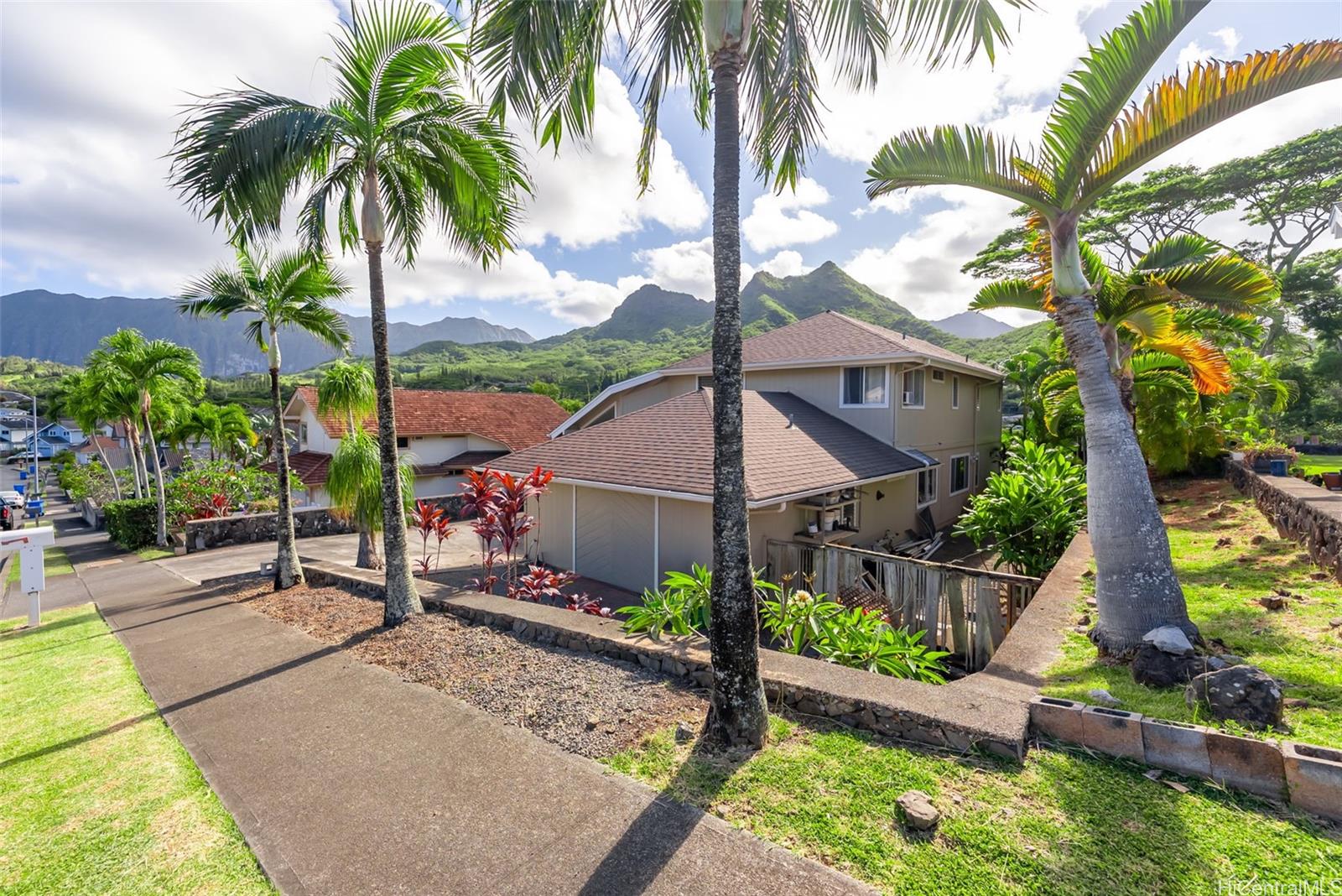 1614 Paukiki Street