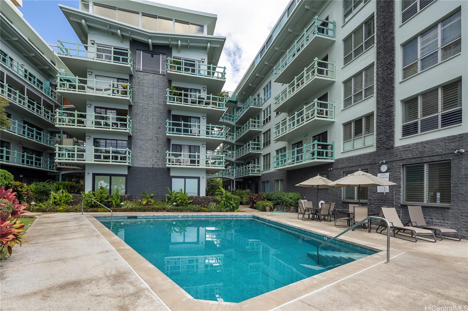 2957 Kalakaua Avenue  Unit 418