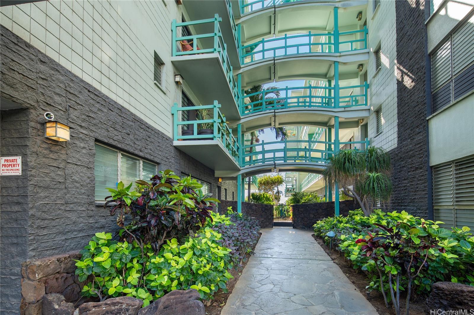 2957 Kalakaua Avenue  Unit 418