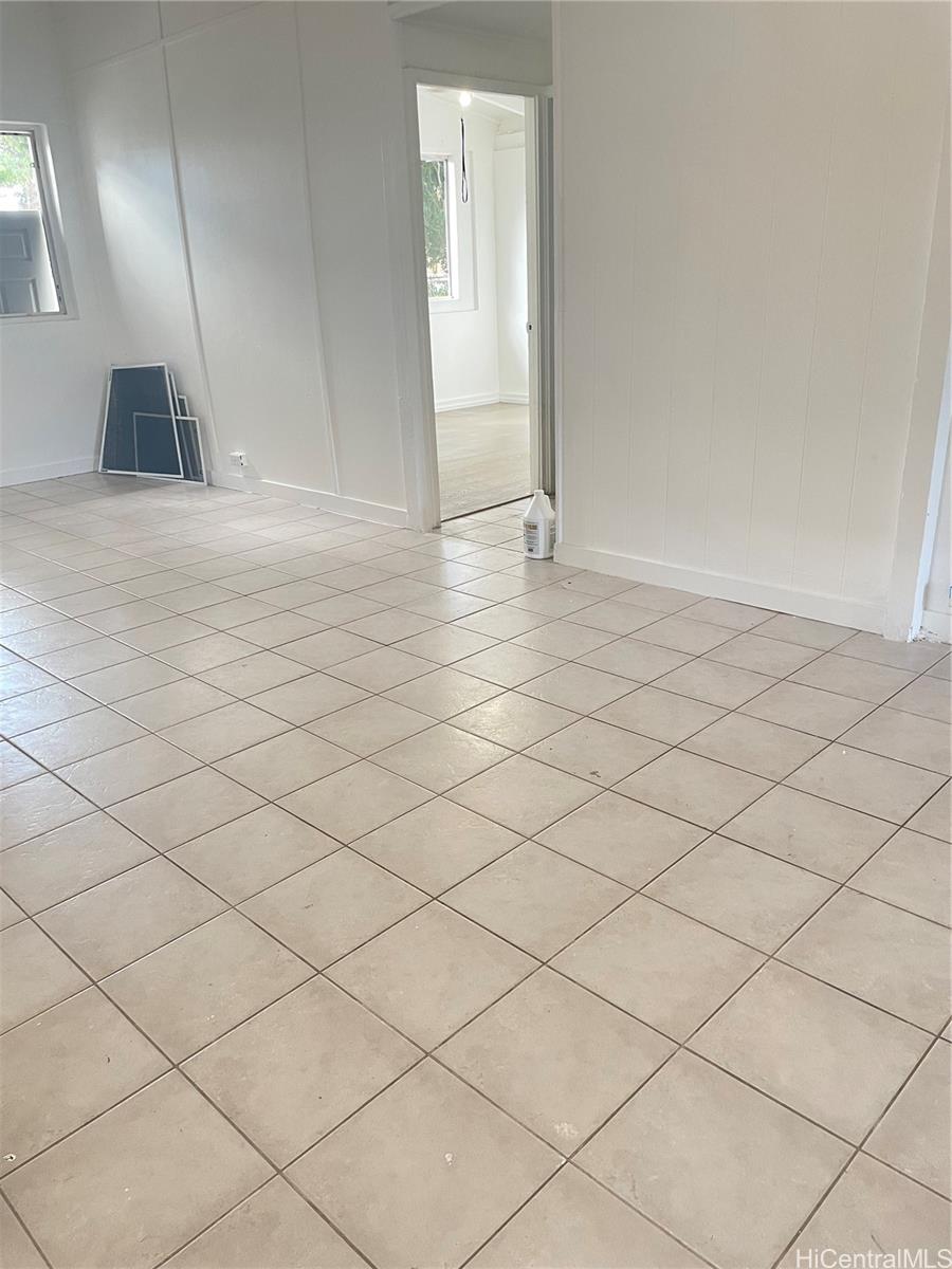 Photo 16 of 25
