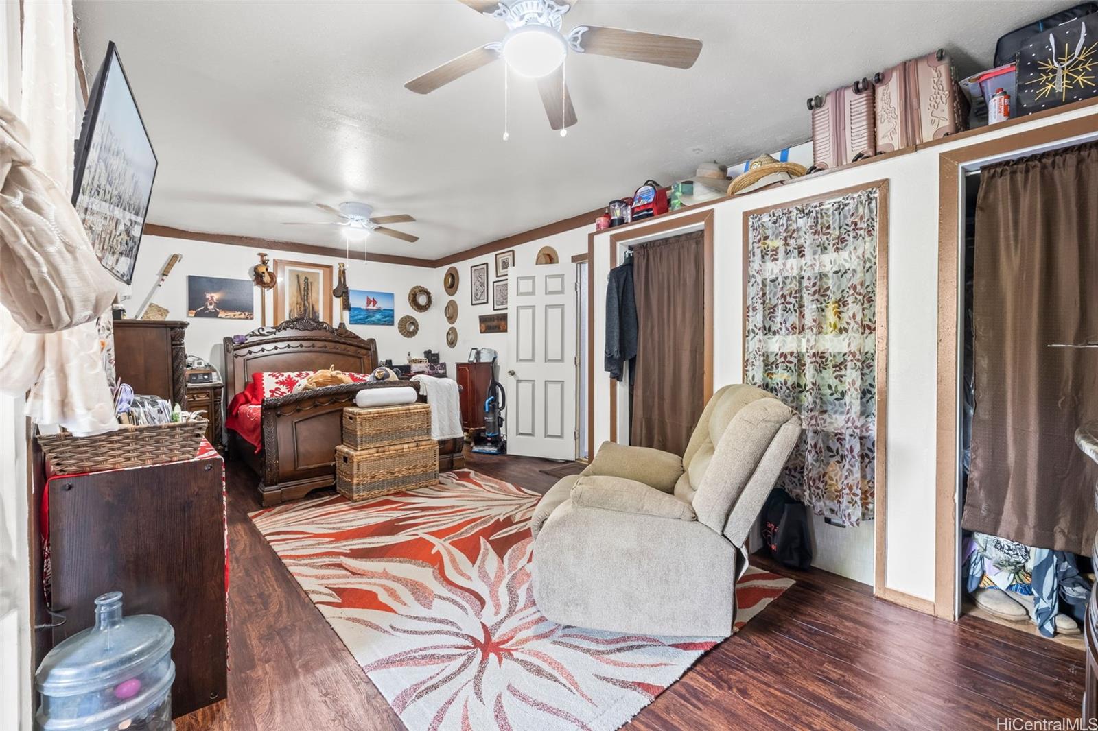 Photo 21 of 25