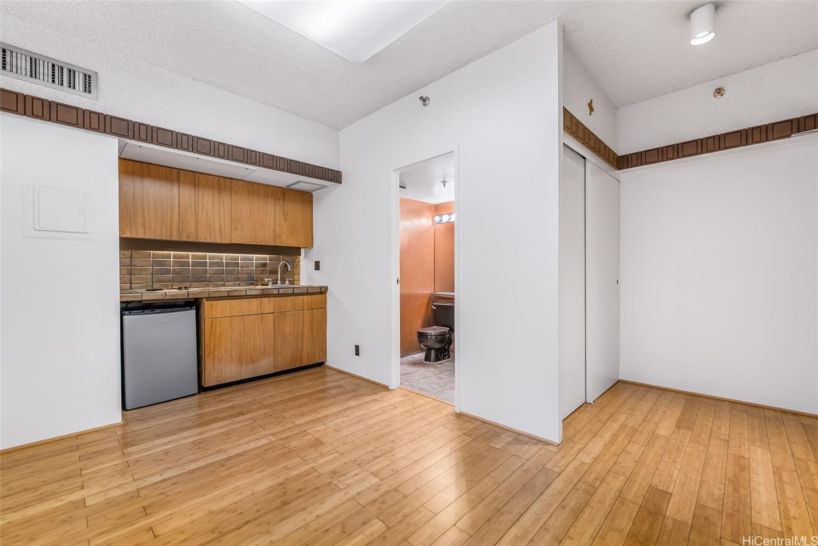 1188 Bishop Street  Unit 1301